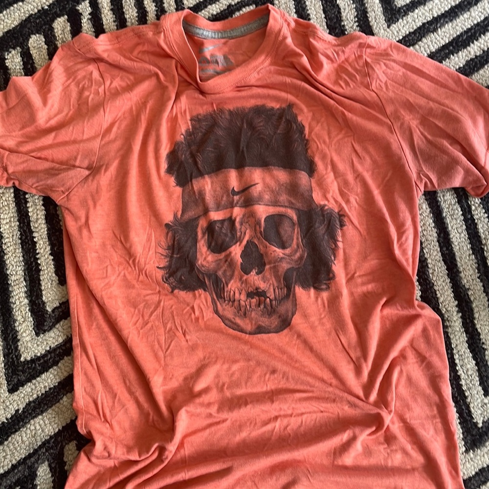 Mens orange dri fit shirt size M NIKE